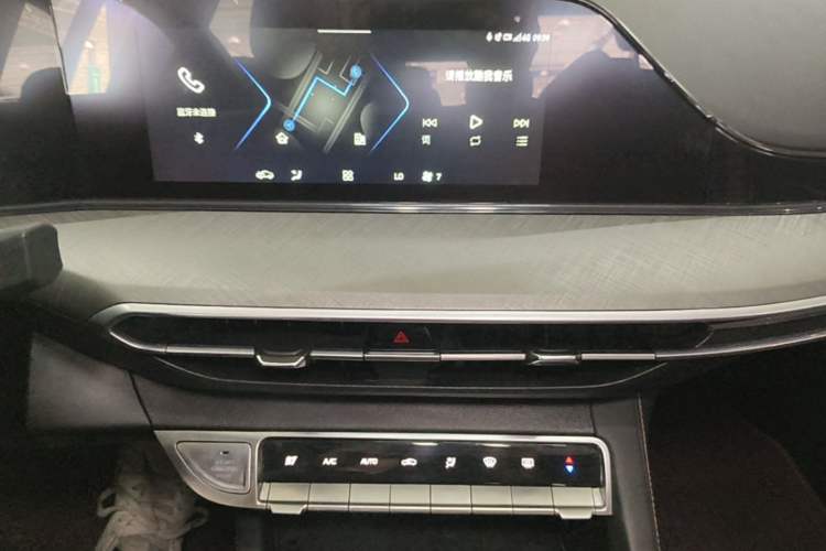 Used CHANGAN Eado 2022 PLUS Blue Whale NE 1.4T GDI DCT Prestige Edition Audio And AC Panel