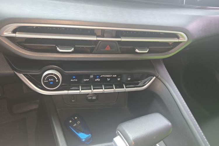 Used CHANGAN Eado 2022 PLUS 1.6L GDI CVT Luxury Model Audio And AC Panel