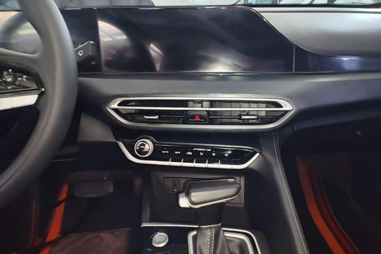 Used CHANGAN Eado 2022 PLUS 1.6L GDI CVT Luxury Model Audio And AC Panel