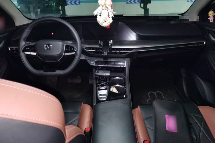 Used CHANGAN Eado 2022 PLUS Blue Whale NE 1.4T GDI DCT Prestige Edition Center Console
