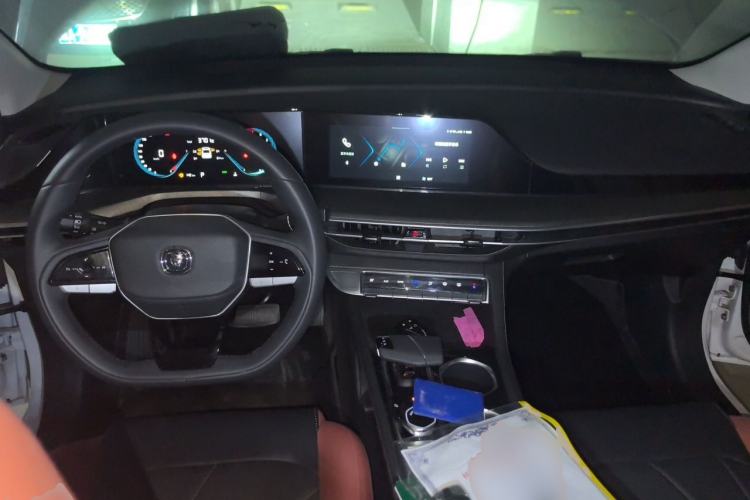 Used CHANGAN Eado 2022 PLUS Blue Whale NE 1.4T GDI DCT Prestige Edition Center Console