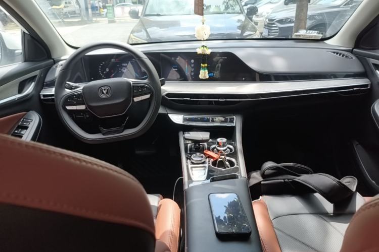 Used CHANGAN Eado 2022 PLUS Blue Whale NE 1.4T GDI DCT Prestige Edition Center Console
