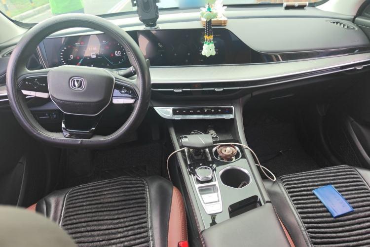 Used CHANGAN Eado 2022 PLUS Blue Whale NE 1.4T GDI DCT Prestige Edition Center Console