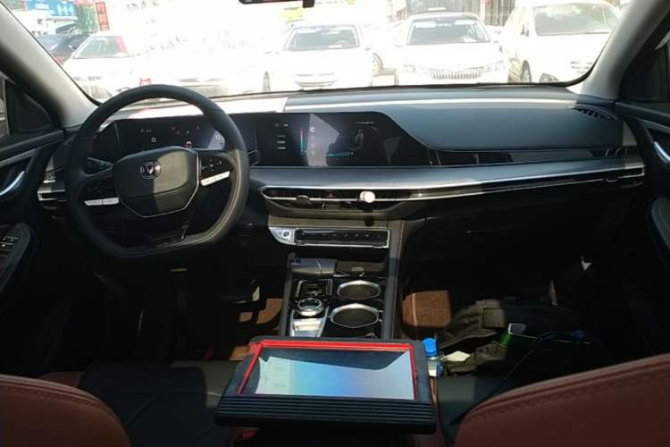 Used CHANGAN Eado 2022 PLUS Blue Whale NE 1.4T GDI DCT Flagship Edition Center Console