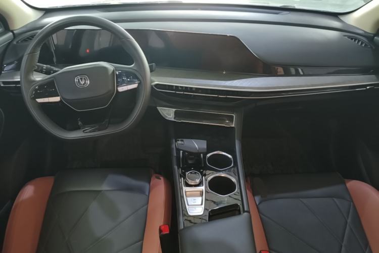 Used CHANGAN Eado 2022 PLUS Blue Whale NE 1.4T GDI DCT Prestige Edition Center Console