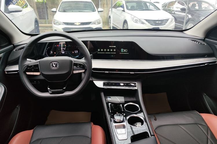 Used CHANGAN Eado 2022 PLUS Blue Whale NE 1.4T GDI DCT Prestige Edition Center Console