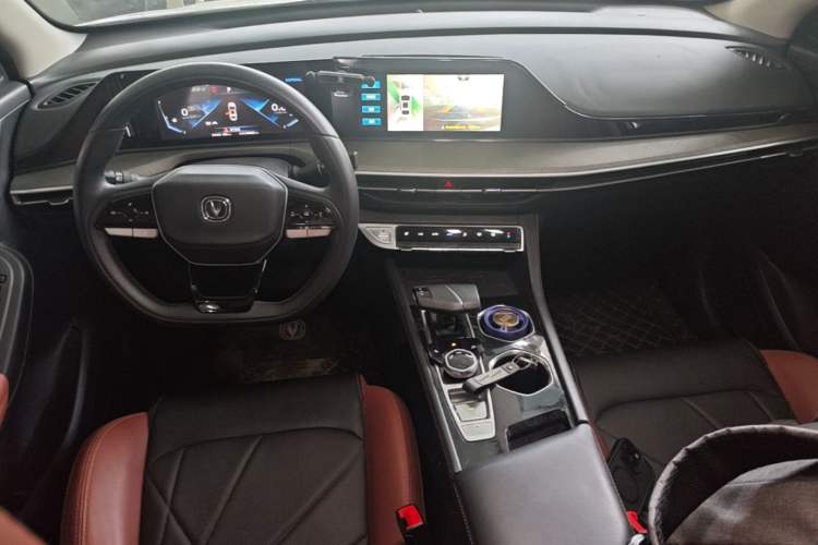 Used CHANGAN Eado 2022 PLUS Blue Whale NE 1.4T GDI DCT Flagship Edition Center Console