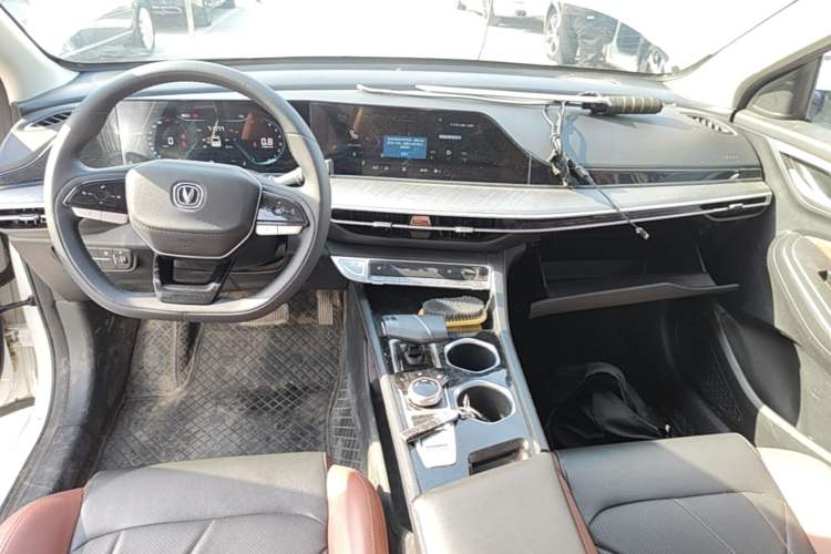 Used CHANGAN Eado 2022 PLUS Blue Whale NE 1.4T GDI DCT Prestige Edition Center Console
