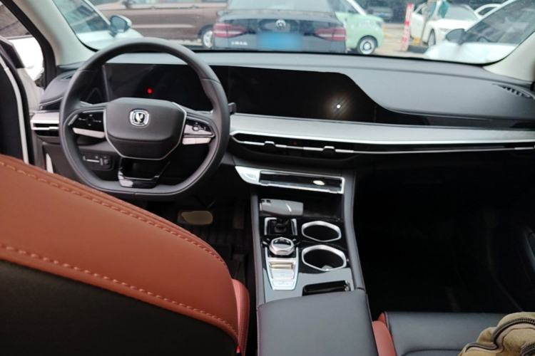 Used CHANGAN Eado 2022 PLUS Blue Whale NE 1.4T GDI DCT Prestige Edition Center Console