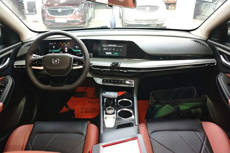 Used CHANGAN Eado 2022 PLUS Blue Whale NE 1.4T GDI DCT Flagship Edition Center Console