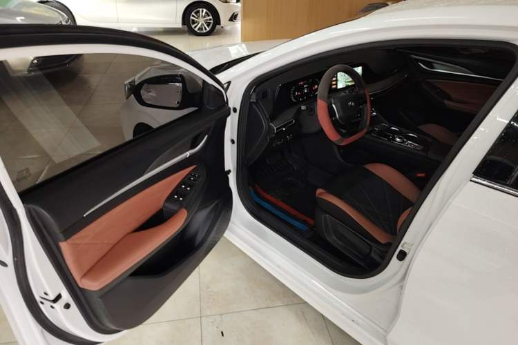 Used CHANGAN Eado 2022 PLUS Blue Whale NE 1.4T GDI DCT Prestige Edition Driver Seat