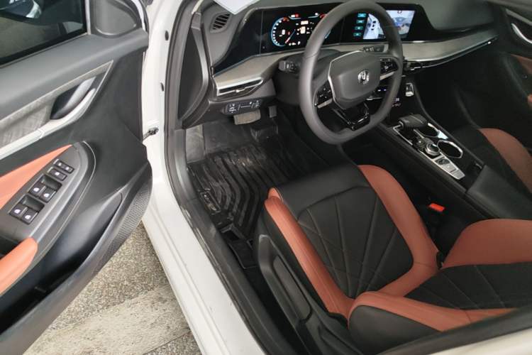 Used CHANGAN Eado 2022 PLUS Blue Whale NE 1.4T GDI DCT Prestige Edition Driver Seat