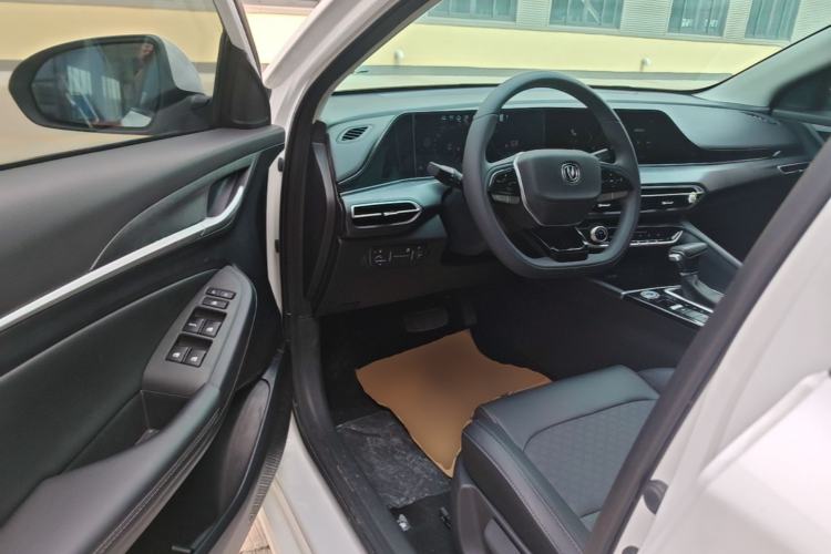 Used CHANGAN Eado 2022 PLUS 1.6L GDI CVT Luxury Model Driver Seat