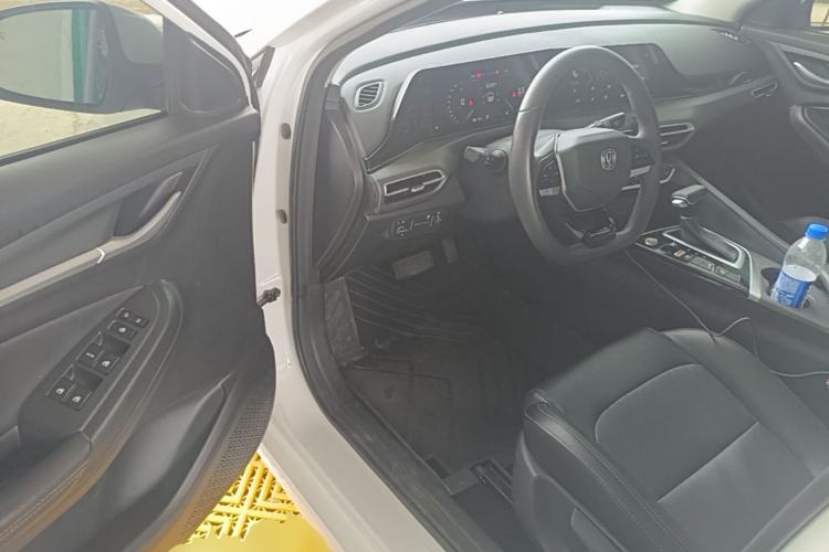 Used CHANGAN Eado 2022 PLUS 1.6L GDI CVT Luxury Model Driver Seat