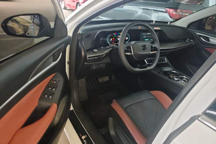 Used CHANGAN Eado 2022 PLUS Blue Whale NE 1.4T GDI DCT Prestige Edition Driver Seat