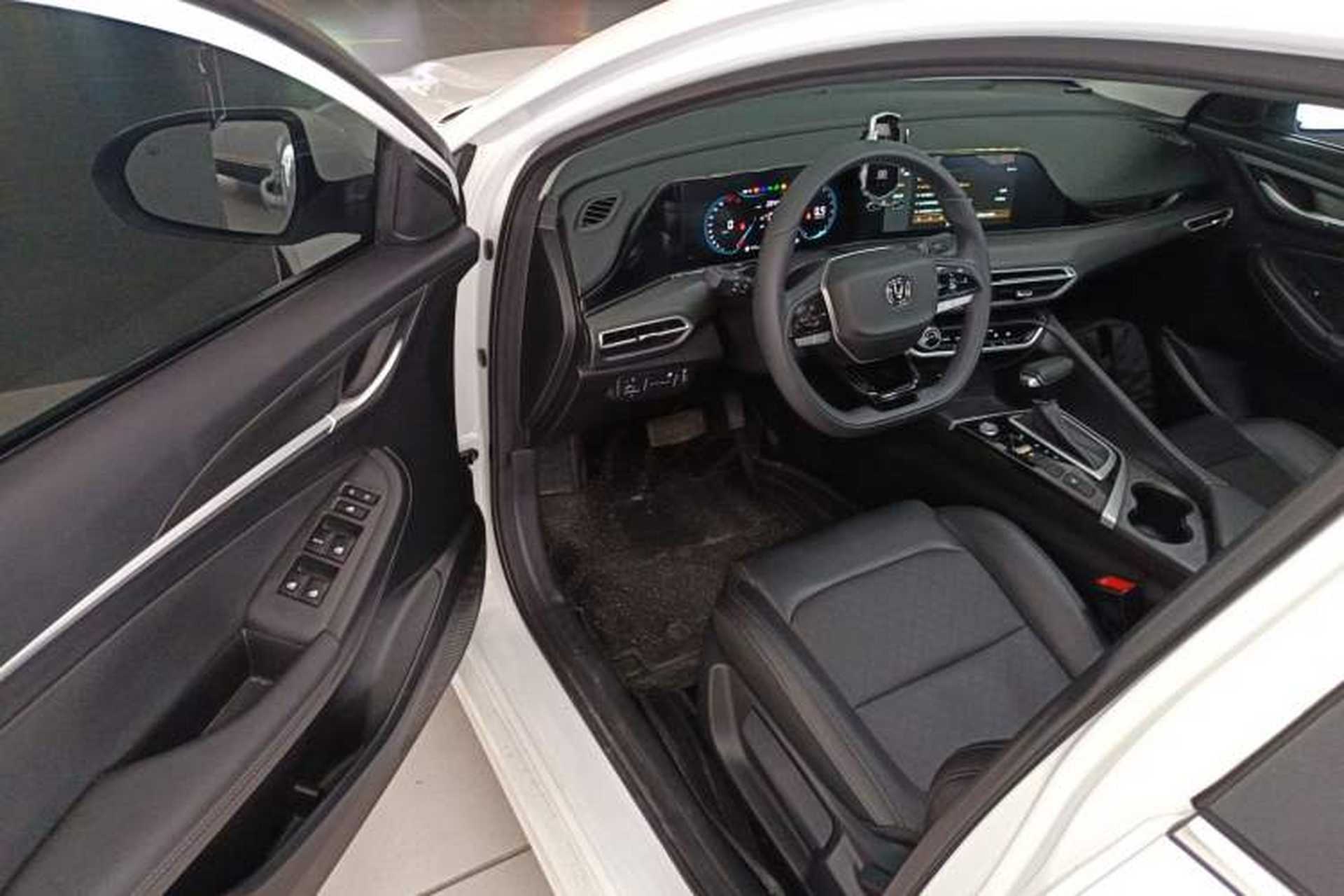 Used CHANGAN Eado 2022 PLUS 1.6L GDI CVT Luxury Model Driver Seat
