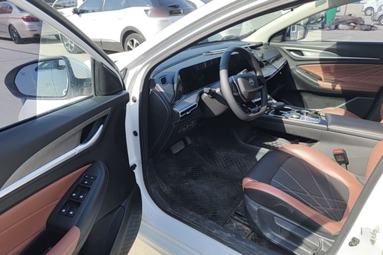 Used CHANGAN Eado 2022 PLUS Blue Whale NE 1.4T GDI DCT Prestige Edition Driver Seat