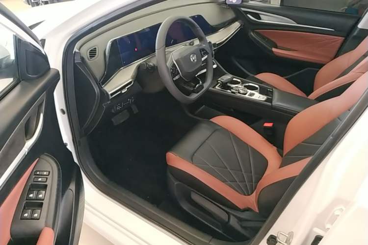 Used CHANGAN Eado 2022 PLUS Blue Whale NE 1.4T GDI DCT Prestige Edition Driver Seat