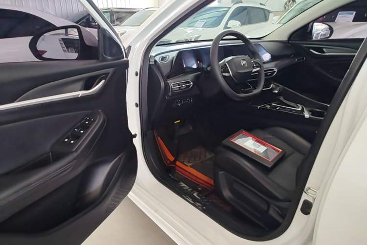 Used CHANGAN Eado 2022 PLUS 1.6L GDI CVT Luxury Model Driver Seat