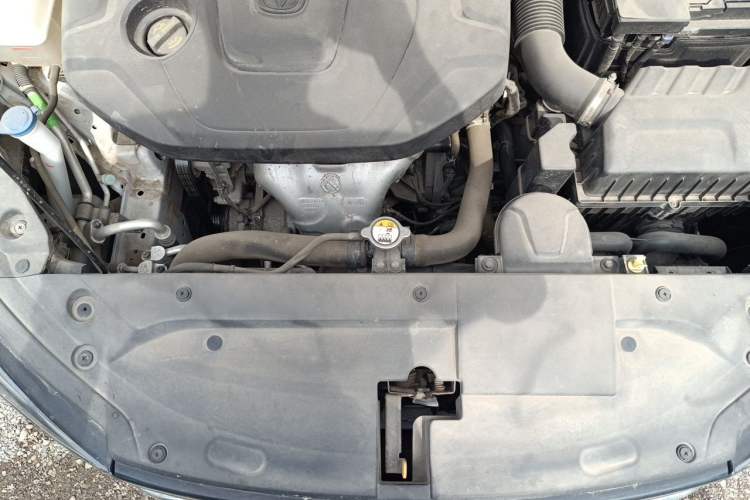 Used CHANGAN Eado 2022 PLUS 1.6L GDI Manual Luxury Model Engine Bay