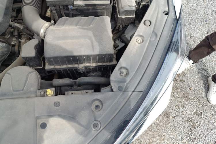 Used CHANGAN Eado 2022 PLUS 1.6L GDI Manual Luxury Model Engine Bay Left