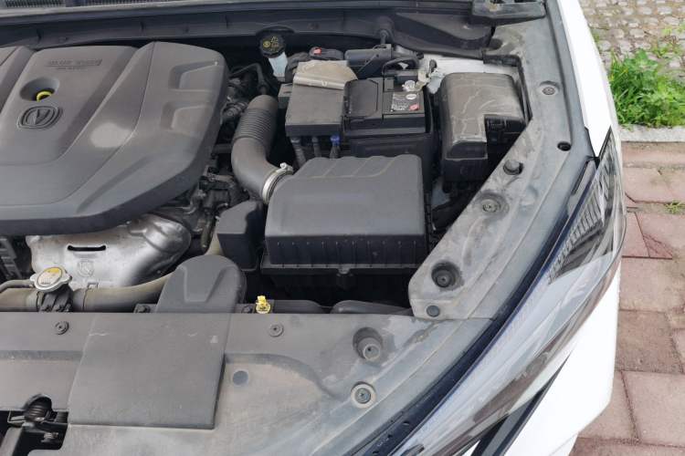 Used CHANGAN Eado 2022 PLUS 1.6L GDI Manual Luxury Model Engine Bay Left