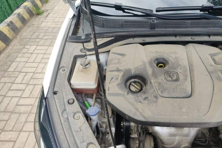 Used CHANGAN Eado 2022 PLUS 1.6L GDI CVT Luxury Model Engine Bay Right