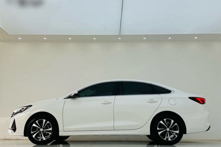 Used CHANGAN Eado 2022 PLUS Blue Whale NE 1.4T GDI DCT Prestige Edition Exterior 2