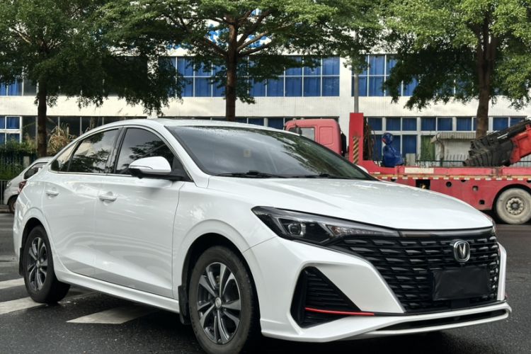 Used CHANGAN Eado 2022 PLUS Blue Whale NE 1.4T GDI DCT Prestige Edition Exterior 4