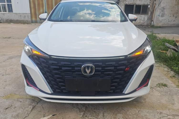 Used CHANGAN Eado 2022 PLUS Blue Whale NE 1.4T GDI DCT Prestige Edition Front