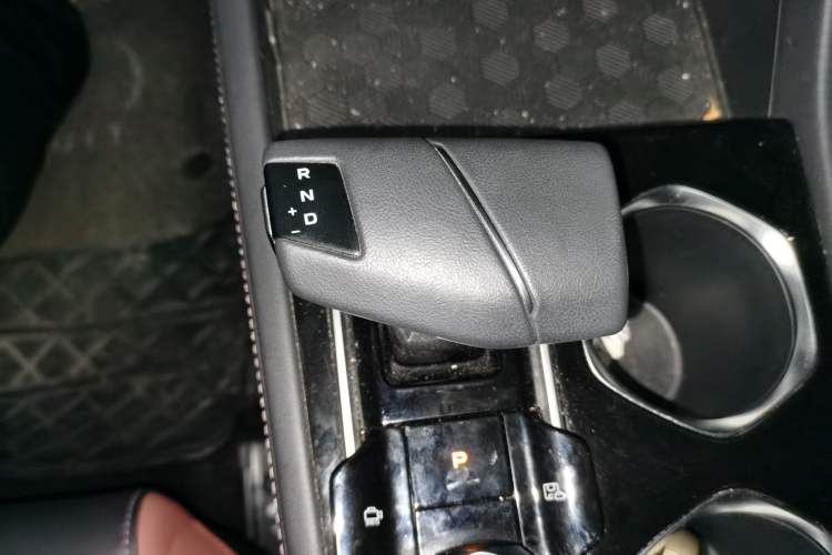 Used CHANGAN Eado 2022 PLUS Blue Whale NE 1.4T GDI DCT Prestige Edition Gear Lever