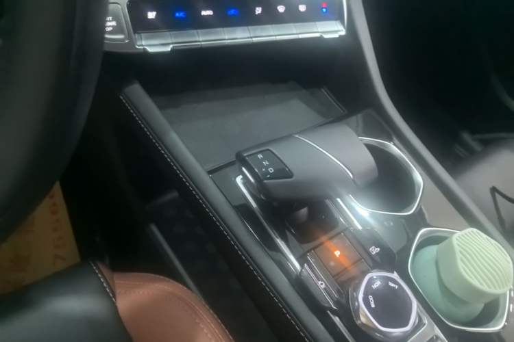 Used CHANGAN Eado 2022 PLUS Blue Whale NE 1.4T GDI DCT Prestige Edition Gear Lever