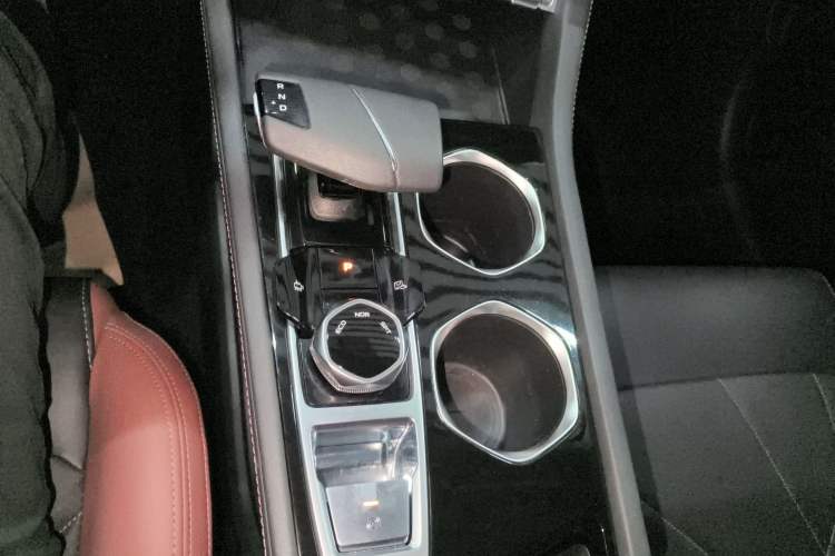 Used CHANGAN Eado 2022 PLUS Blue Whale NE 1.4T GDI DCT Prestige Edition Gear Lever