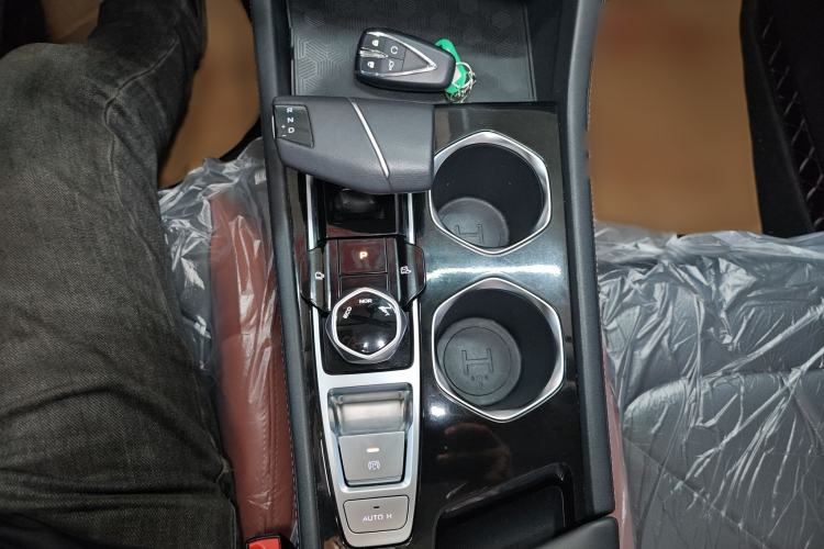 Used CHANGAN Eado 2022 PLUS Blue Whale NE 1.4T GDI DCT Prestige Edition Gear Lever