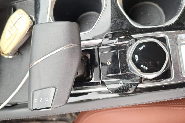 Used CHANGAN Eado 2022 PLUS Blue Whale NE 1.4T GDI DCT Prestige Edition Gear Lever