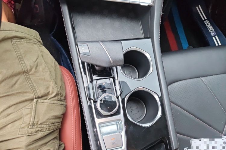 Used CHANGAN Eado 2022 PLUS Blue Whale NE 1.4T GDI DCT Prestige Edition Gear Lever