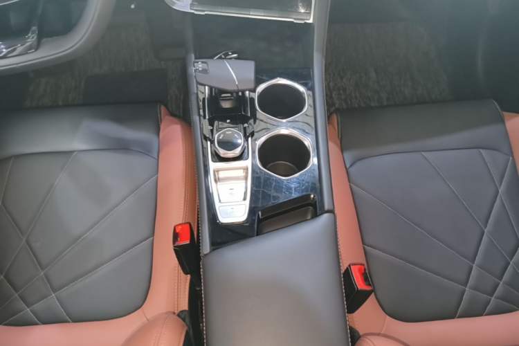 Used CHANGAN Eado 2022 PLUS Blue Whale NE 1.4T GDI DCT Prestige Edition Gear Lever