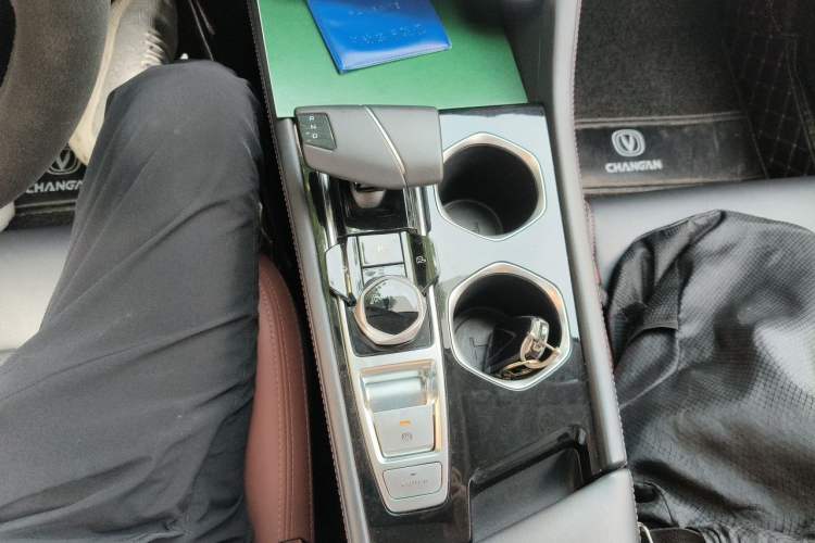 Used CHANGAN Eado 2022 PLUS Blue Whale NE 1.4T GDI DCT Prestige Edition Gear Lever