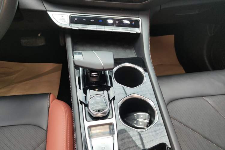 Used CHANGAN Eado 2022 PLUS Blue Whale NE 1.4T GDI DCT Prestige Edition Gear Lever