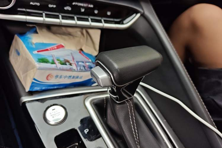 Used CHANGAN Eado 2022 PLUS 1.6L GDI CVT Luxury Model Gear Lever