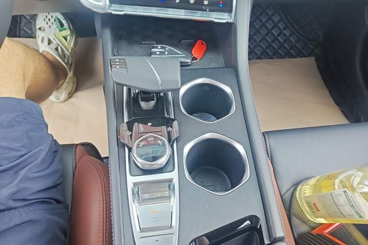 Used CHANGAN Eado 2022 PLUS Blue Whale NE 1.4T GDI DCT Flagship Edition Gear Lever