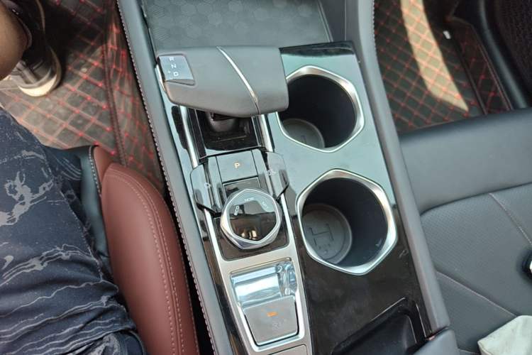 Used CHANGAN Eado 2022 PLUS Blue Whale NE 1.4T GDI DCT Prestige Edition Gear Lever