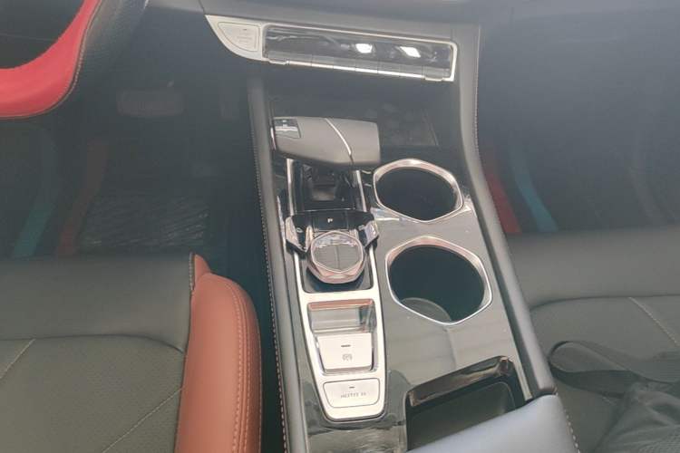 Used CHANGAN Eado 2022 PLUS Blue Whale NE 1.4T GDI DCT Prestige Edition Gear Lever