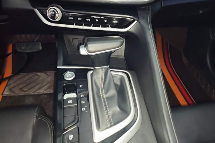 Used CHANGAN Eado 2022 PLUS 1.6L GDI CVT Luxury Model Gear Lever