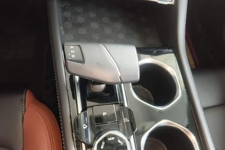 Used CHANGAN Eado 2022 PLUS Blue Whale NE 1.4T GDI DCT Prestige Edition Gear Lever
