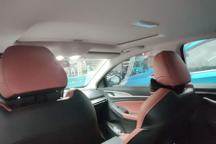 Used CHANGAN Eado 2022 PLUS Blue Whale NE 1.4T GDI DCT Prestige Edition Headliner