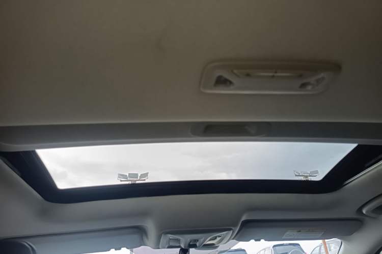 Used CHANGAN Eado 2022 PLUS 1.6L GDI CVT Luxury Model Headliner