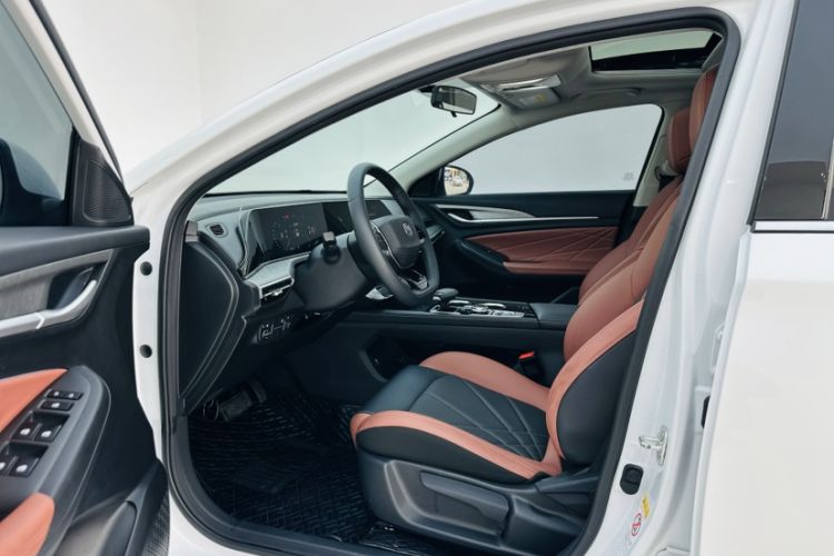 Used CHANGAN Eado 2022 PLUS Blue Whale NE 1.4T GDI DCT Prestige Edition Interior 2