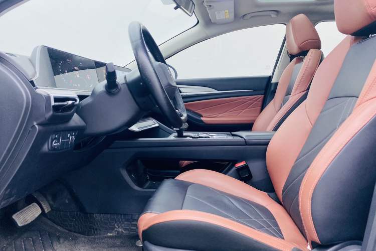 Used CHANGAN Eado 2022 PLUS Blue Whale NE 1.4T GDI DCT Prestige Edition Interior 2