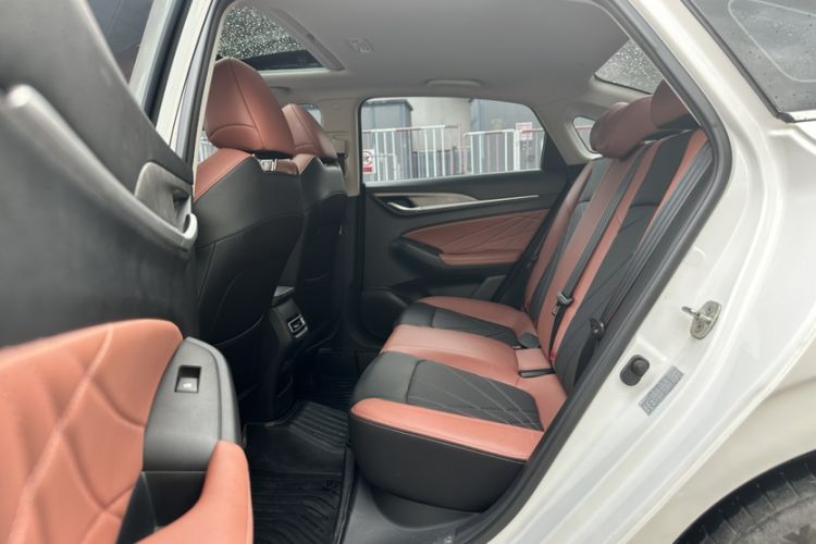 Used CHANGAN Eado 2022 PLUS Blue Whale NE 1.4T GDI DCT Prestige Edition Interior 4
